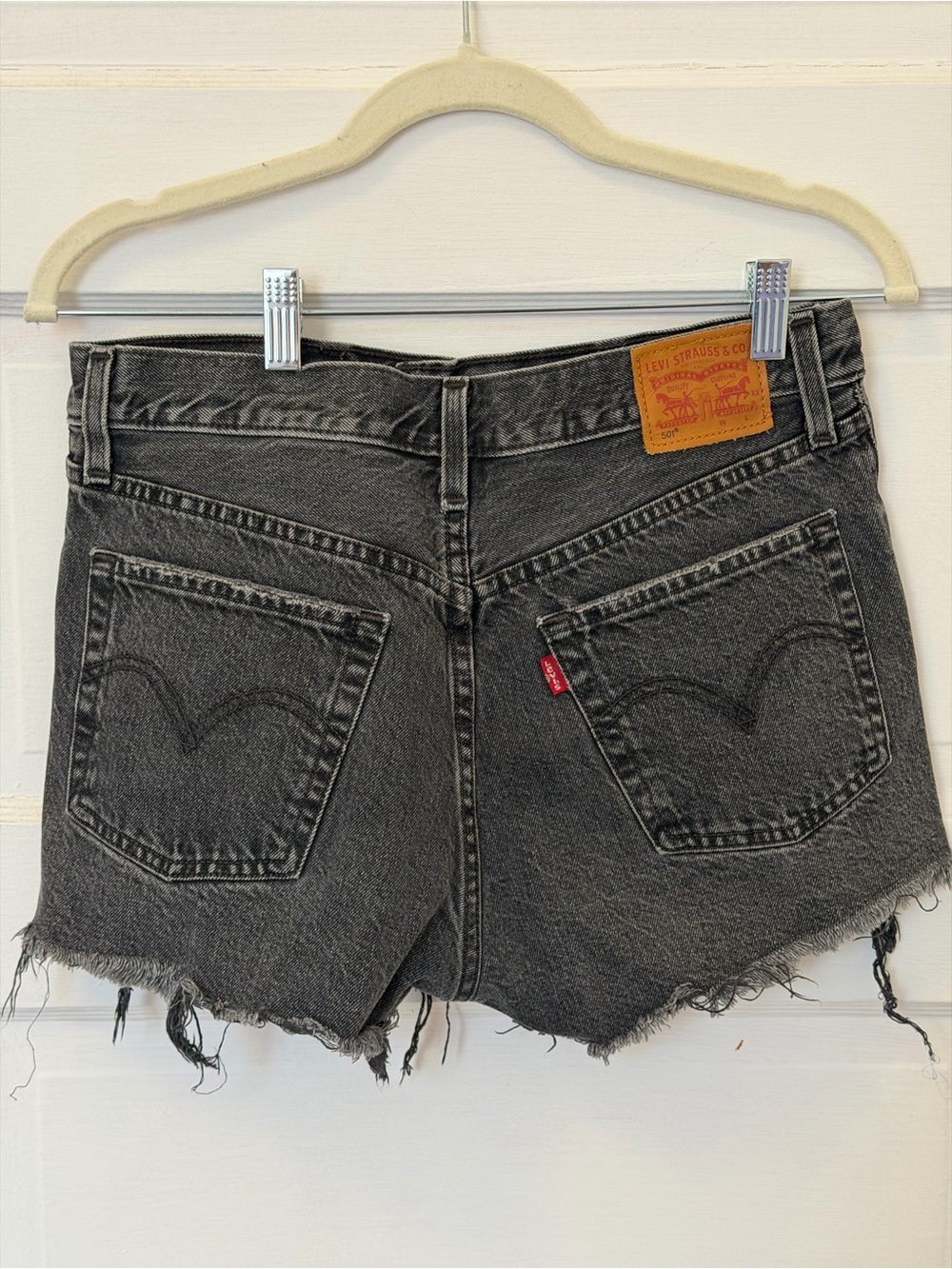Levi's Black Washed Button-Front Distressed Denim 501 Shorts - Picture 2 of 4